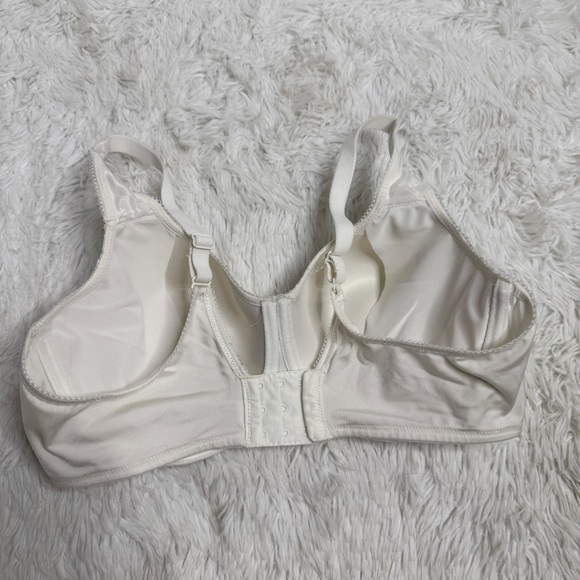 WACOAL / white basic beauty underwire t-shirt bra 853192 / 40D - Picture 2 of 6